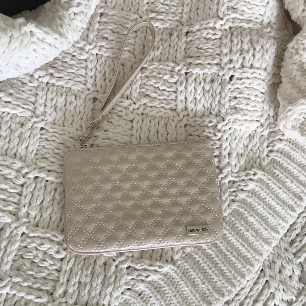 Express Wristlet